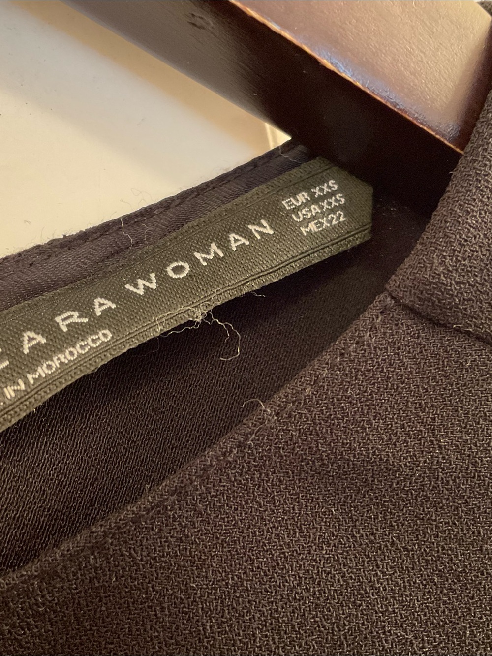 Zara Woman Blouse with Two Shoulder Buttons - NWT - Size XXS - Picture 5 of 9